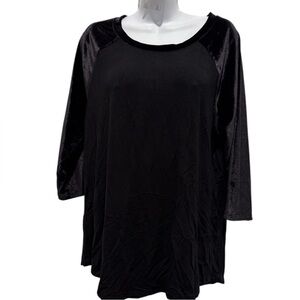 TORRID Super Soft Black Velvet Sleeve Tunic Tee Size 0/Large